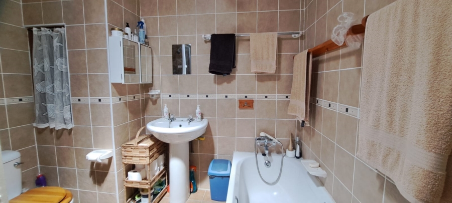 3 Bedroom Property for Sale in Heiderand Western Cape